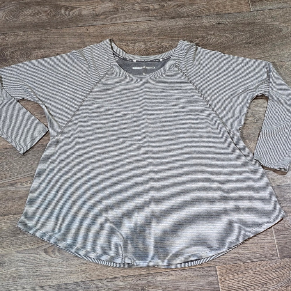 Tommy Hilfiger Sport Gray Striped Long Sleeve Raglan Shirt Womens Medium